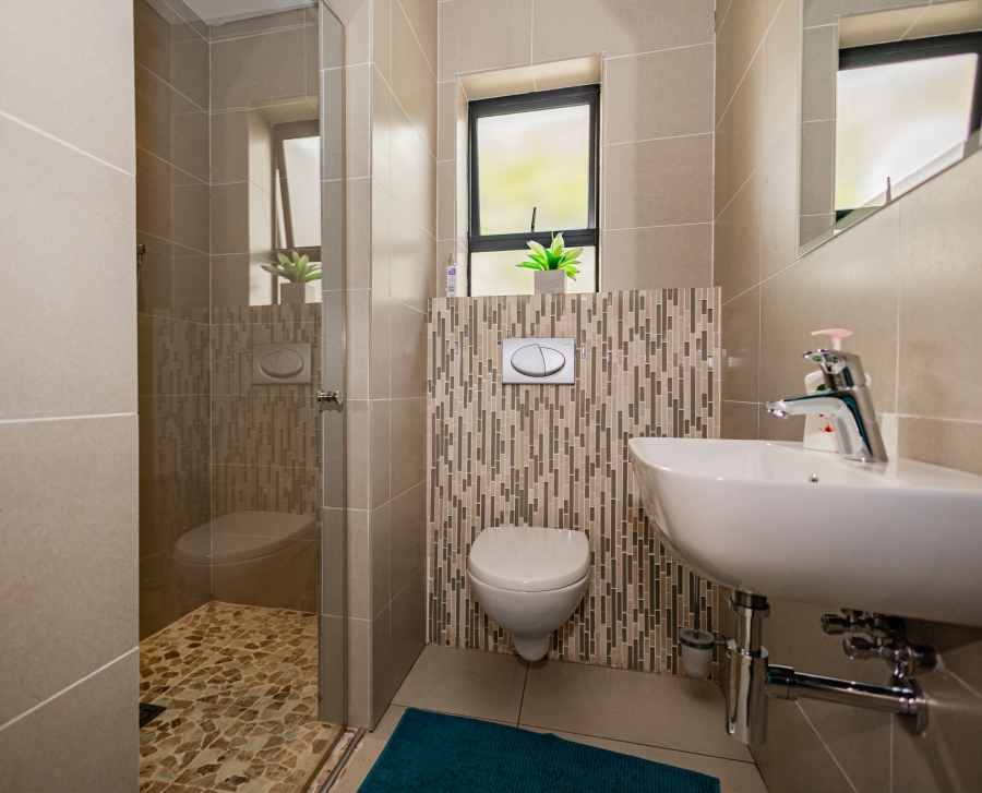 6 Bedroom Property for Sale in Baronetcy Estate Western Cape